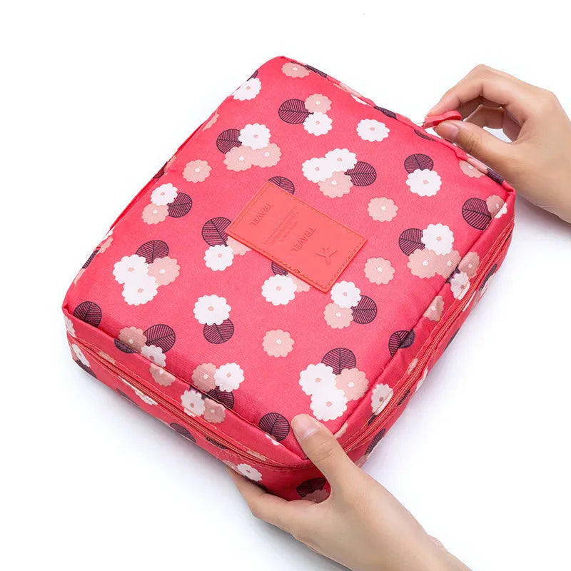 High Capacity Outdoor Girl Makeup Bag Women Cosmetic Bag Toiletries Organizer Waterproof Female Storage Make up Cases