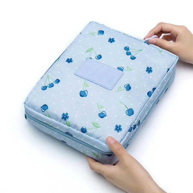 High Capacity Outdoor Girl Makeup Bag Women Cosmetic Bag Toiletries Organizer Waterproof Female Storage Make up Cases